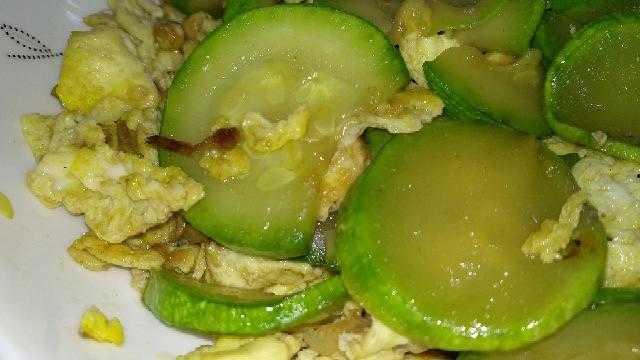 今日的伙食是茭瓜吗英语,Today's Meal: Zucchini Delight