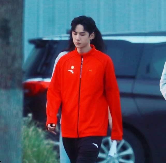 安踏明星网红是谁,揭秘运动时尚新潮流