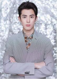 今日吃瓜王鹤棣微博,揭秘娱乐圈幕后故事