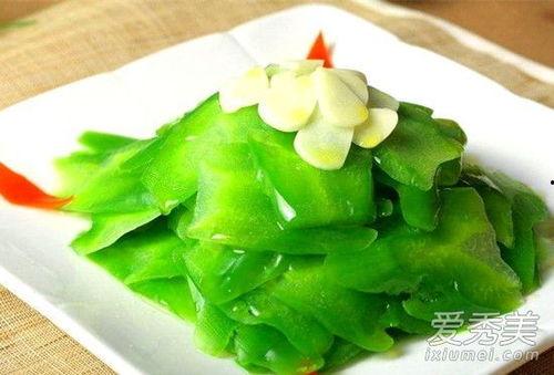 吃炒吊瓜会黑吗,皮肤会变黑吗？揭秘吊瓜食用真相