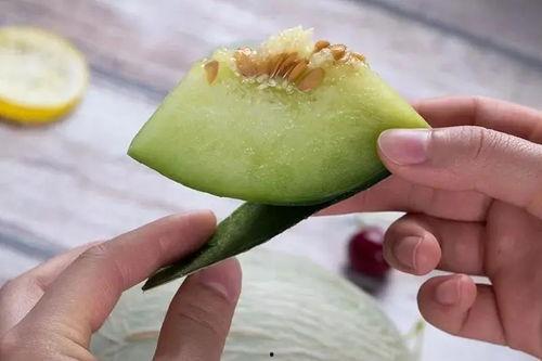 怎么吃黑蜜瓜不上火,黑蜜瓜吃法攻略，轻松不上火