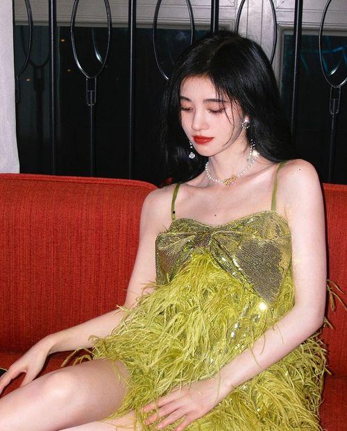 明星网红腿也涂粉,明星网红的时尚秘密