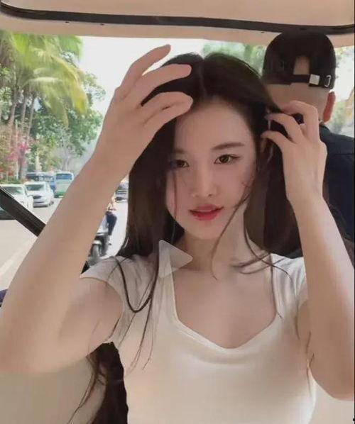 年轻美女明星网红,揭秘年轻美女明星网红的璀璨魅力